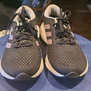 Adidas Supernova womens athletic shoes sz. 10. Black /purple. EC.(#1165)